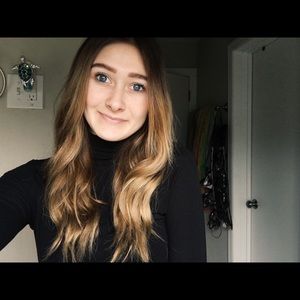 Meet your Posher, Caitlin